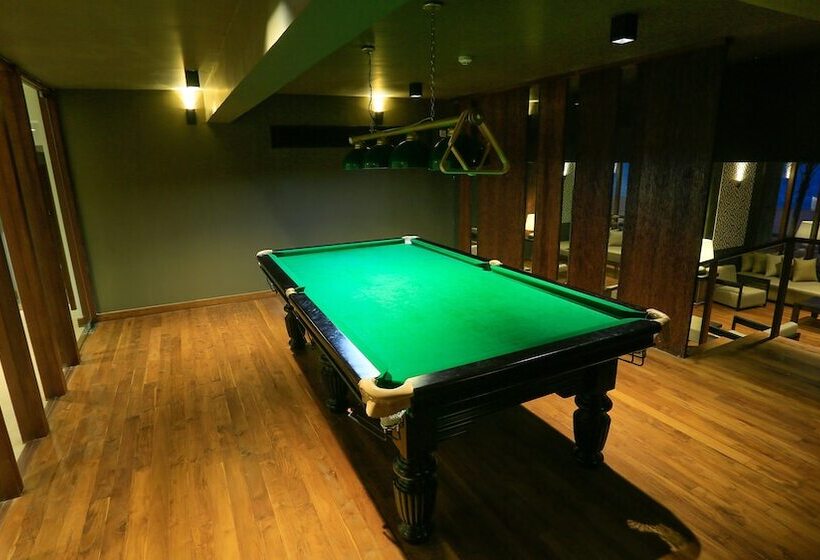 Pandanus Beach Resort & Spa