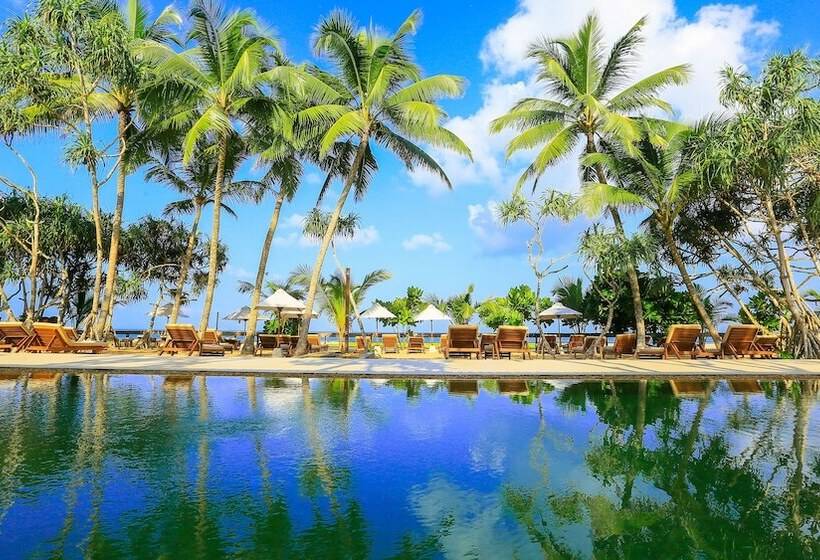 Pandanus Beach Resort & Spa