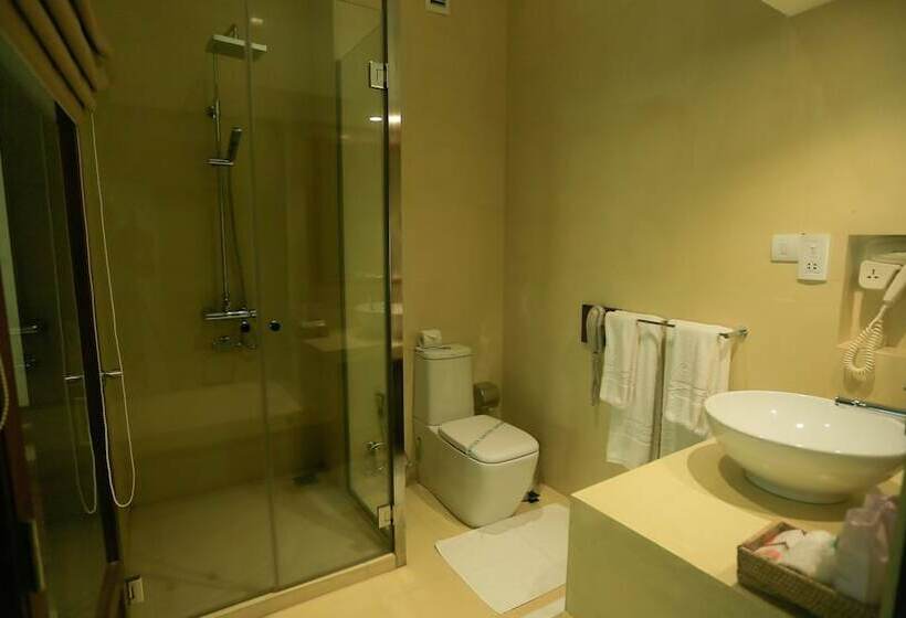 Pandanus Beach Resort & Spa