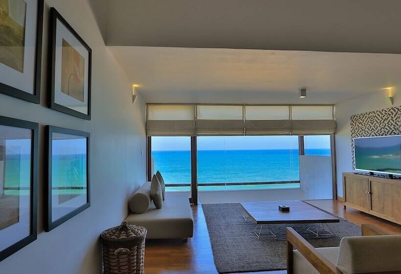 Pandanus Beach Resort & Spa