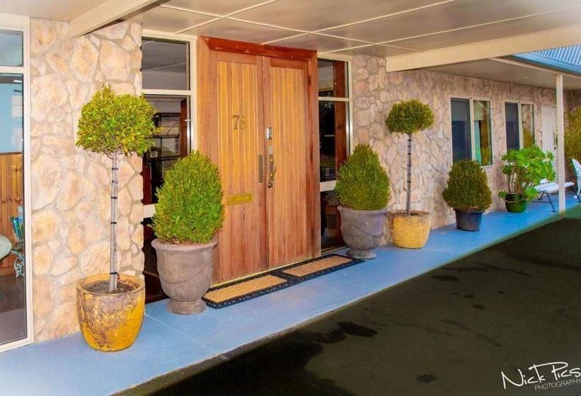 Пансион Amara Springs Guest House