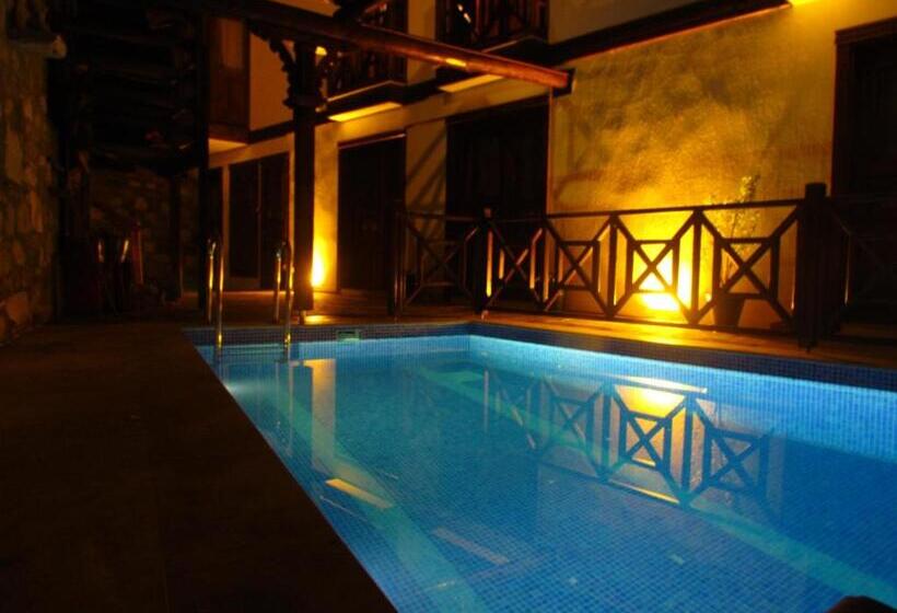 Пансион Amazon Petite Palace