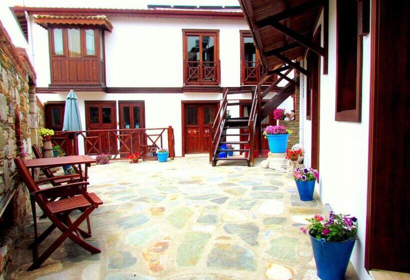 Пансион Amazon Petite Palace