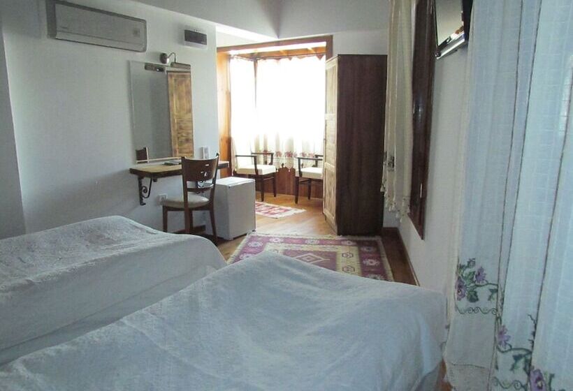 Пансион Amazon Petite Palace