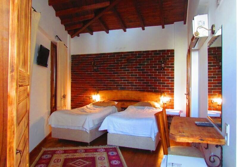 Пансион Amazon Petite Palace