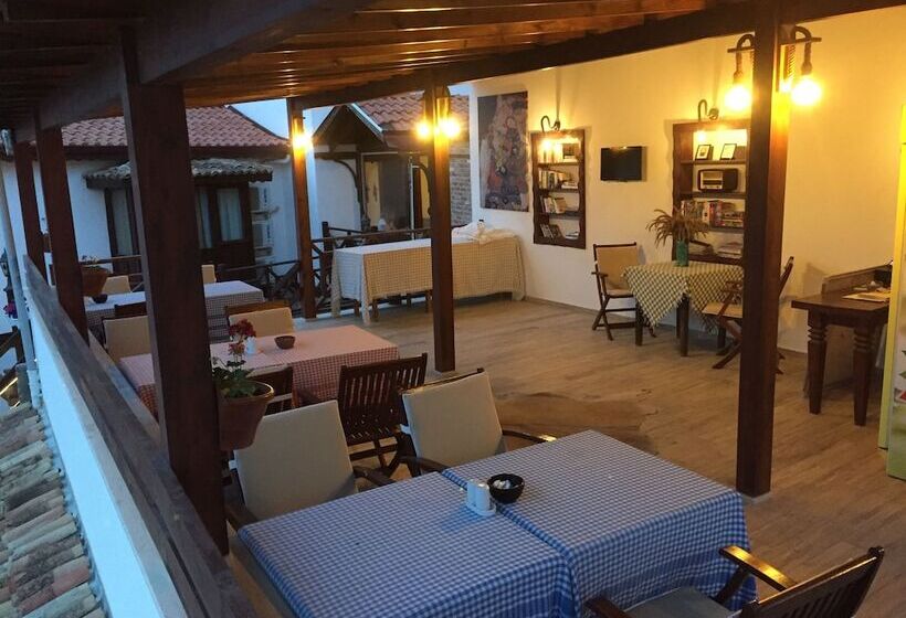 Пансион Amazon Petite Palace