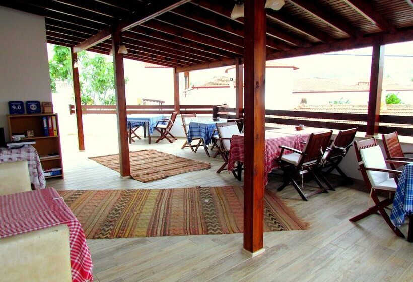 Пансион Amazon Petite Palace