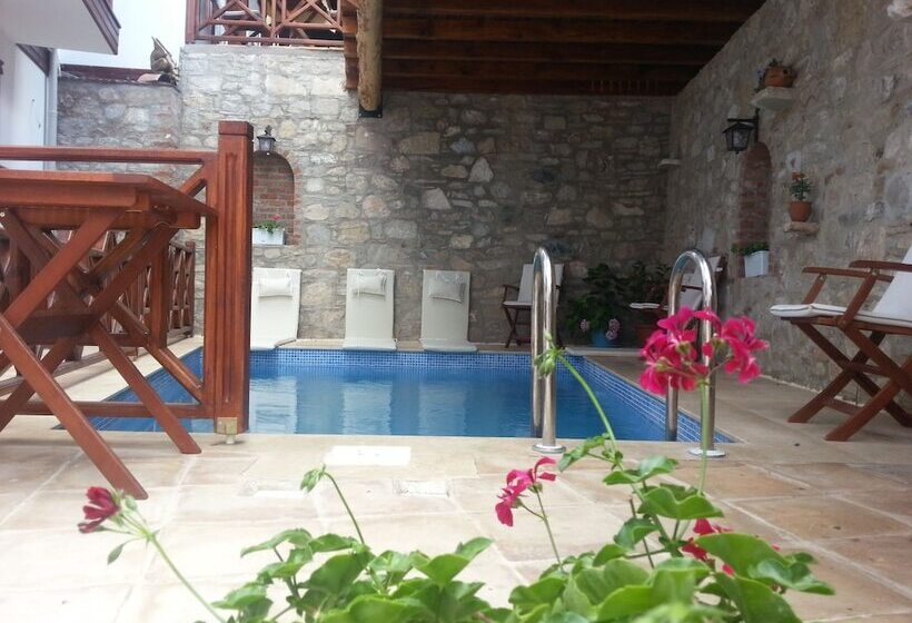 Пансион Amazon Petite Palace