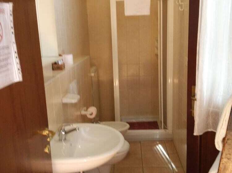 بنسيون La Corte Del Poeta