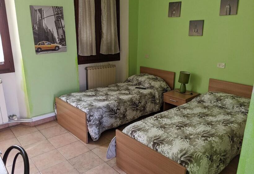 פנסיון La Corte Del Poeta