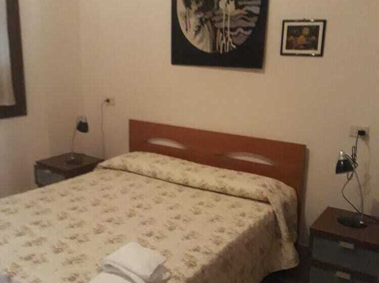 פנסיון La Corte Del Poeta