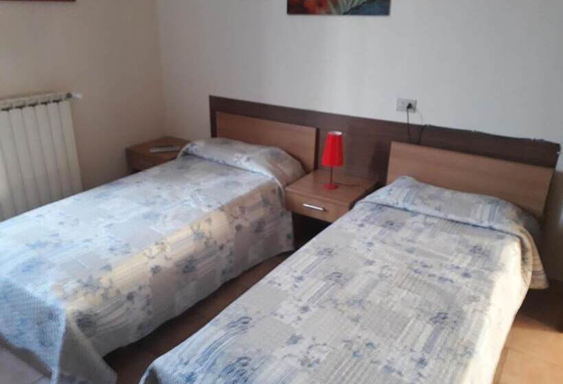 פנסיון La Corte Del Poeta