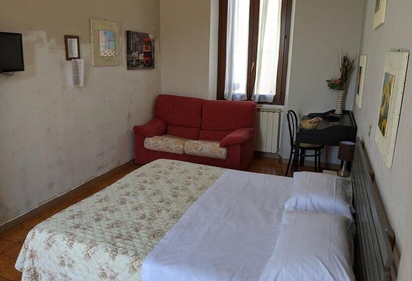 פנסיון La Corte Del Poeta