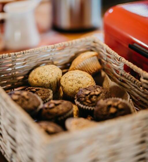 ペンション The Village Lodge