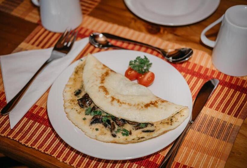 ペンション The Village Lodge