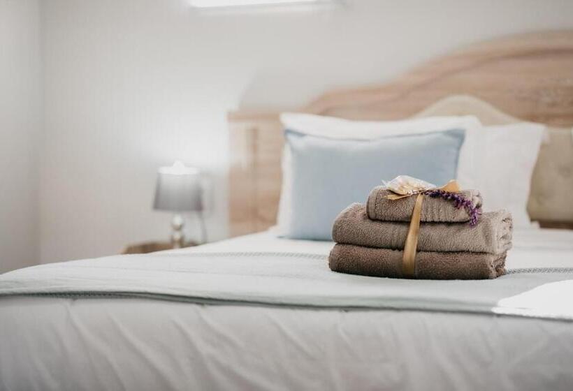 膳宿费 The Village Lodge