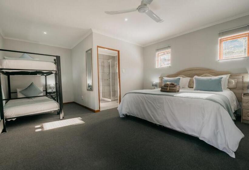 膳宿费 The Village Lodge