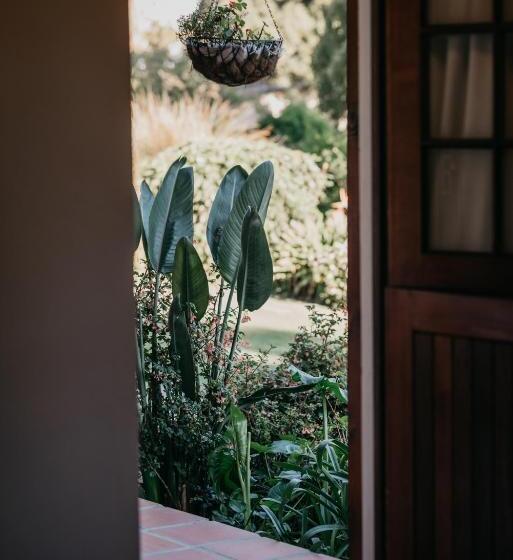 ペンション The Village Lodge