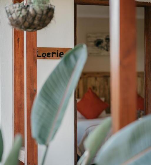 ペンション The Village Lodge