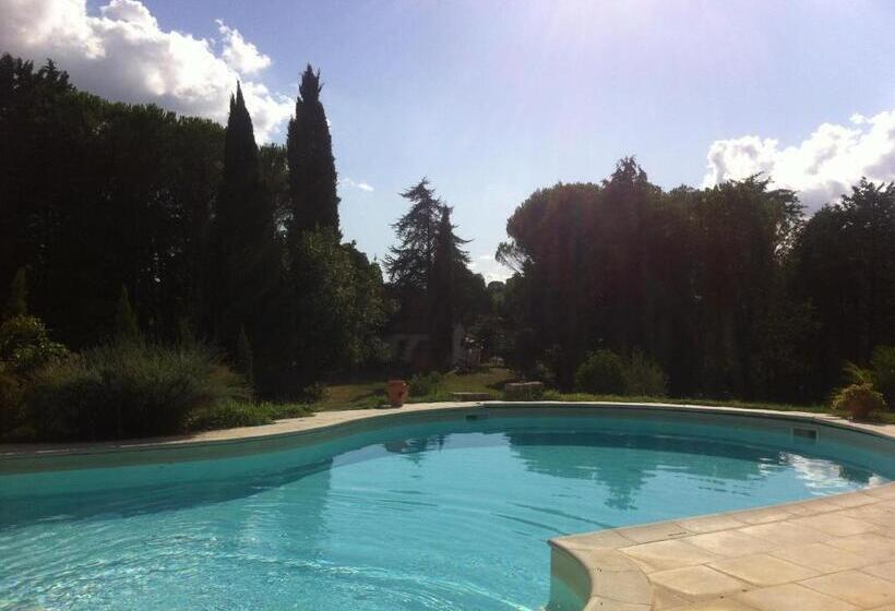 بنسيون Villa Arianna B&b