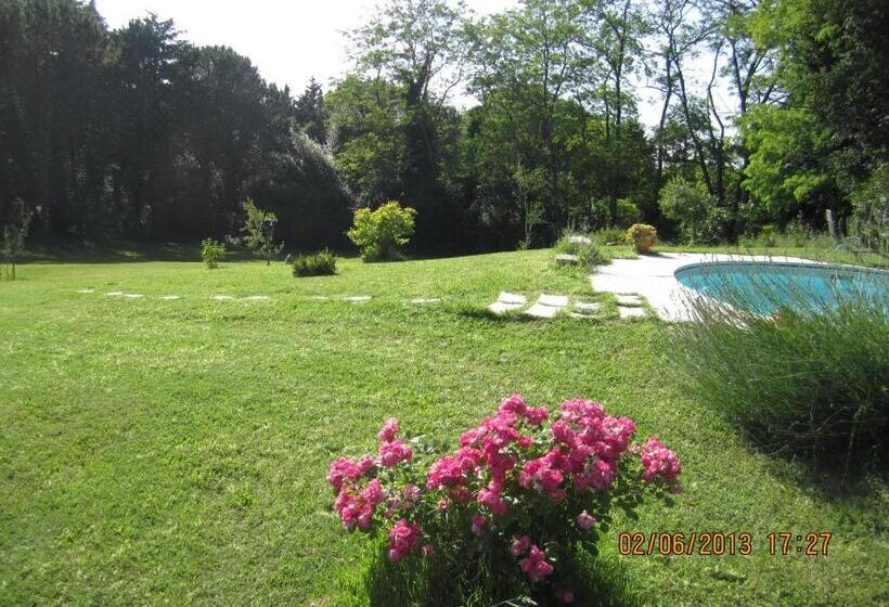 بنسيون Villa Arianna B&b