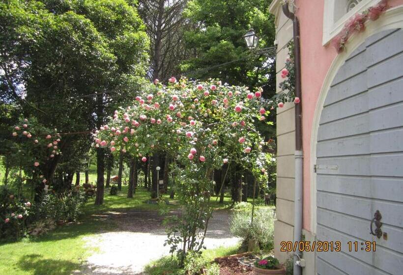 بنسيون Villa Arianna B&b