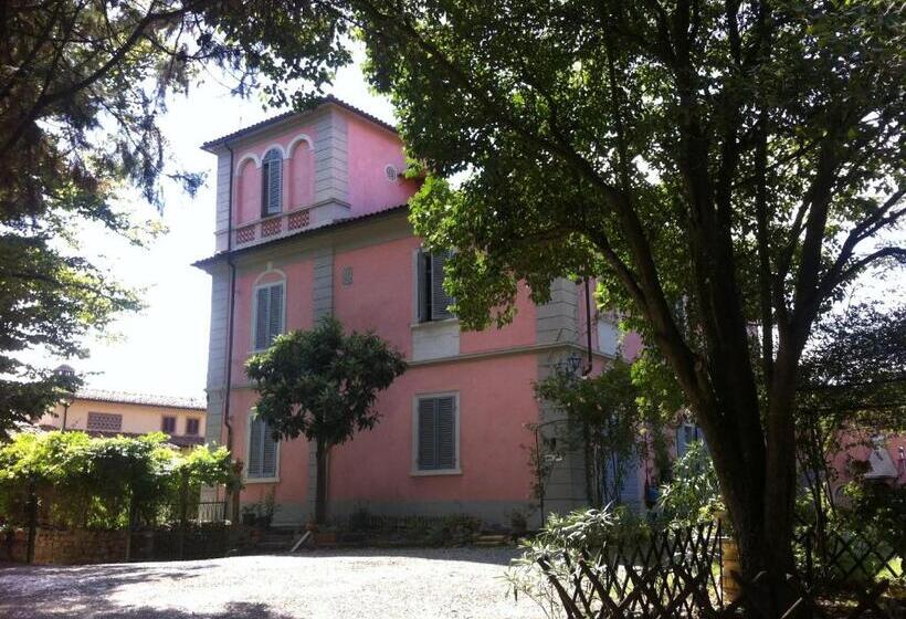 بنسيون Villa Arianna B&b