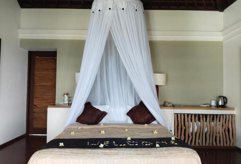 بنسيون Villa Bukit Segara