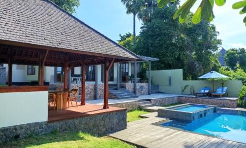 بنسيون Villa Bukit Segara
