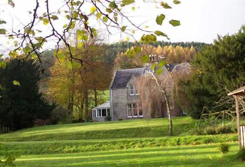 بنسيون Whitchester Christian Centre