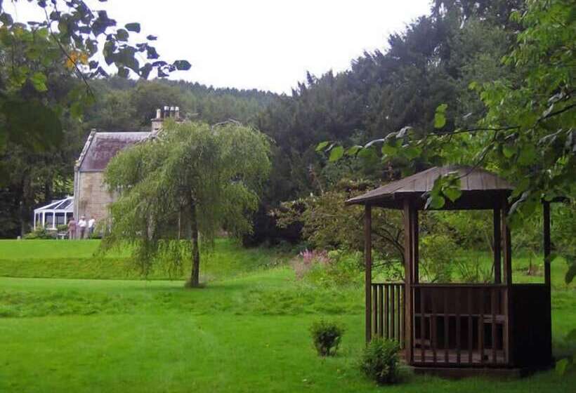 بنسيون Whitchester Christian Centre