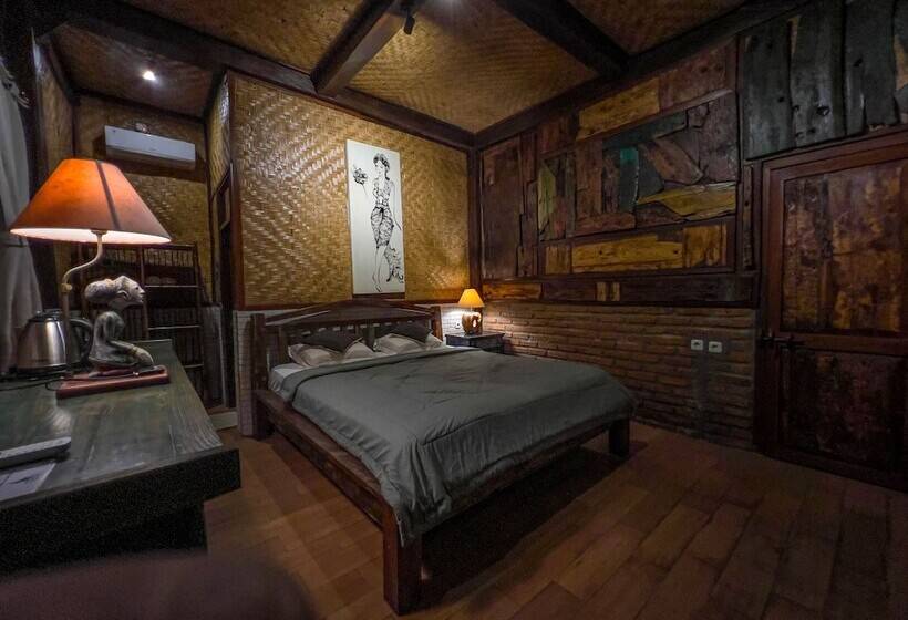 Pondok Pitaya Hotel, Surfing & Yoga