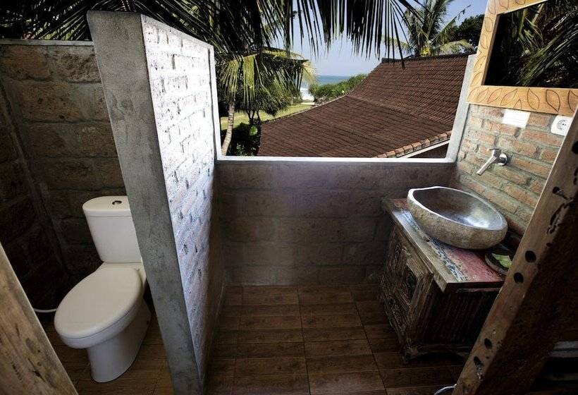 Pondok Pitaya Hotel, Surfing & Yoga