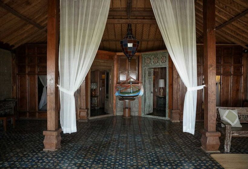 Pondok Pitaya Hotel, Surfing & Yoga