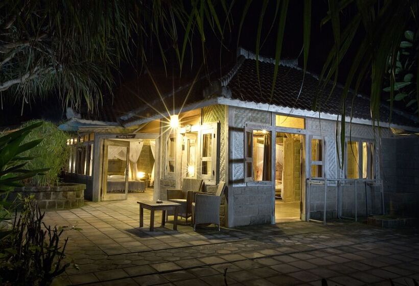 Pondok Pitaya Hotel, Surfing & Yoga