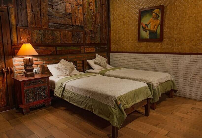 Pondok Pitaya Hotel, Surfing & Yoga