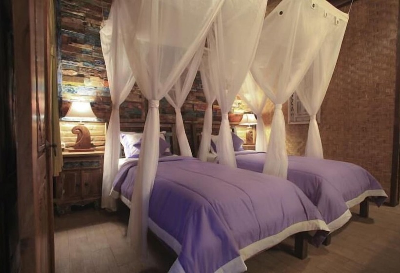 Pondok Pitaya Hotel, Surfing & Yoga