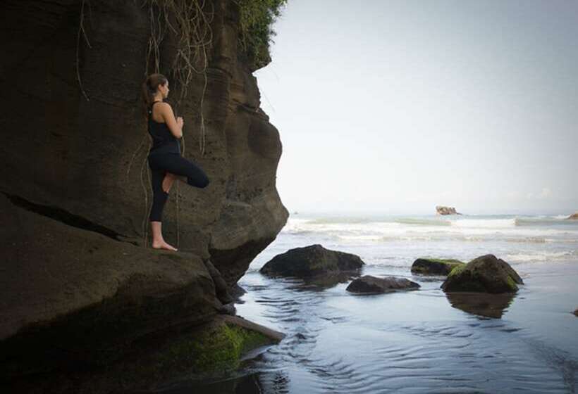 Pondok Pitaya Hotel, Surfing & Yoga