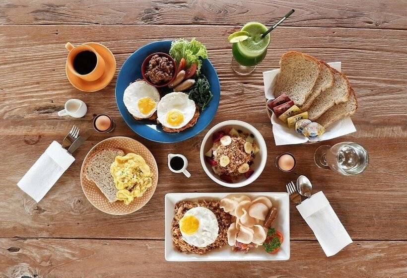 Pondok Pitaya Hotel, Surfing & Yoga