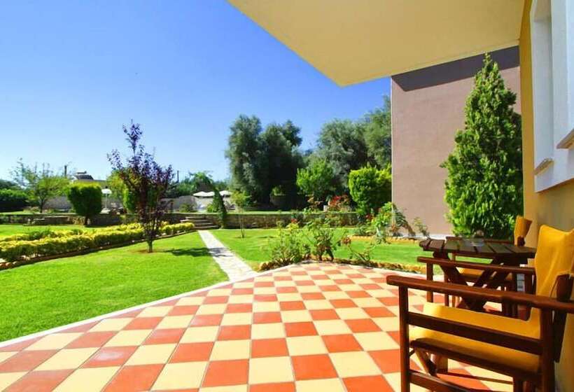 Saint Thomas Village