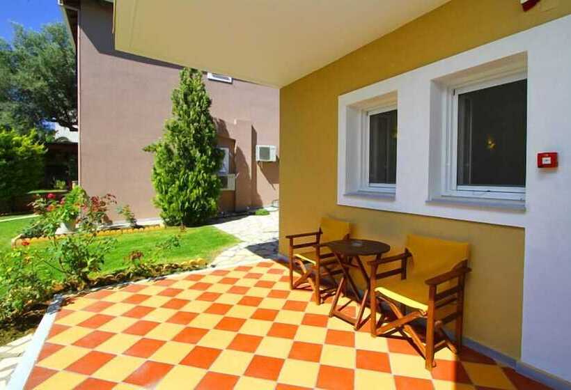 Saint Thomas Village