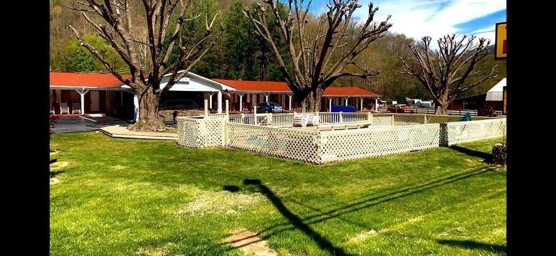 Travelowes Motel Maggie Valley