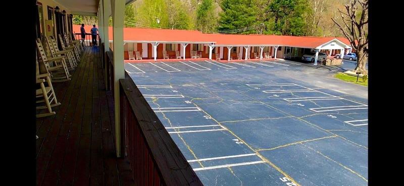 Travelowes Motel Maggie Valley