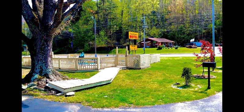 Travelowes Motel Maggie Valley