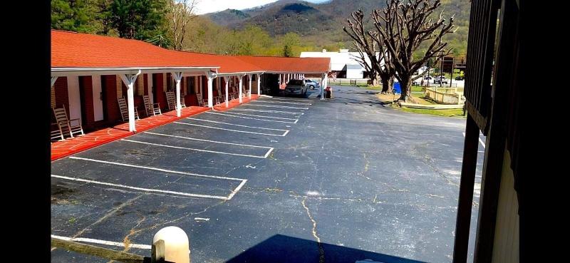 Travelowes Motel Maggie Valley