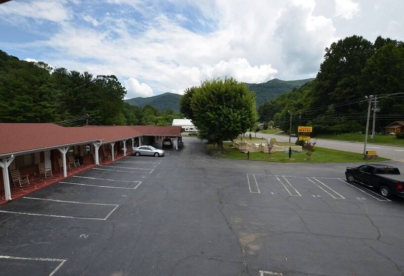 Travelowes Motel Maggie Valley
