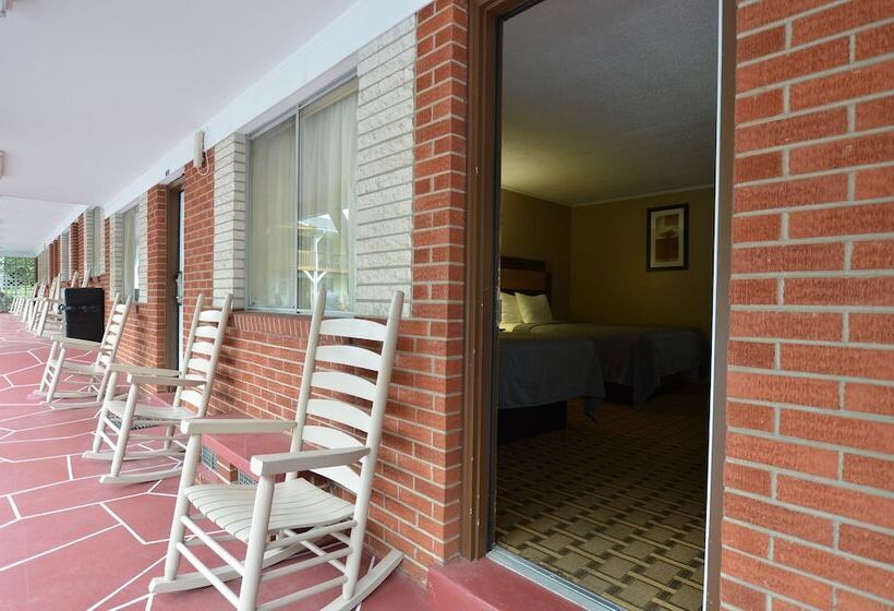 Travelowes Motel Maggie Valley