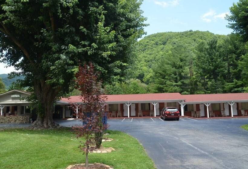 Travelowes Motel Maggie Valley