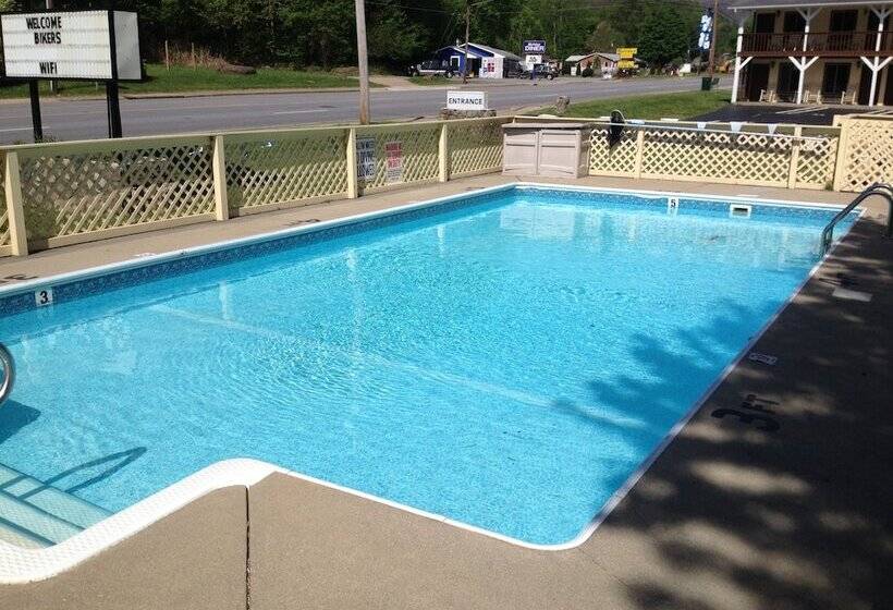 Travelowes Motel Maggie Valley