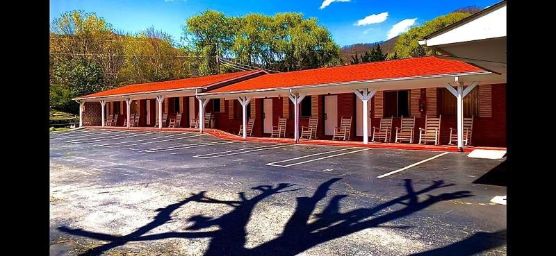 Travelowes Motel Maggie Valley